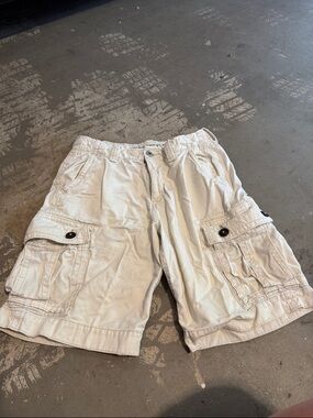 American Eagle Outfitters Men's Off-White Cargo Shorts